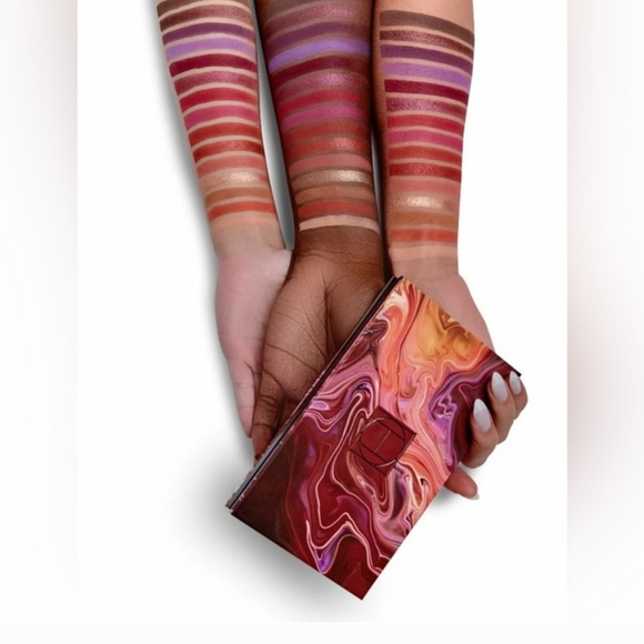 Hipdot Zion Eyeshadow Palette - Picture 3 of 5